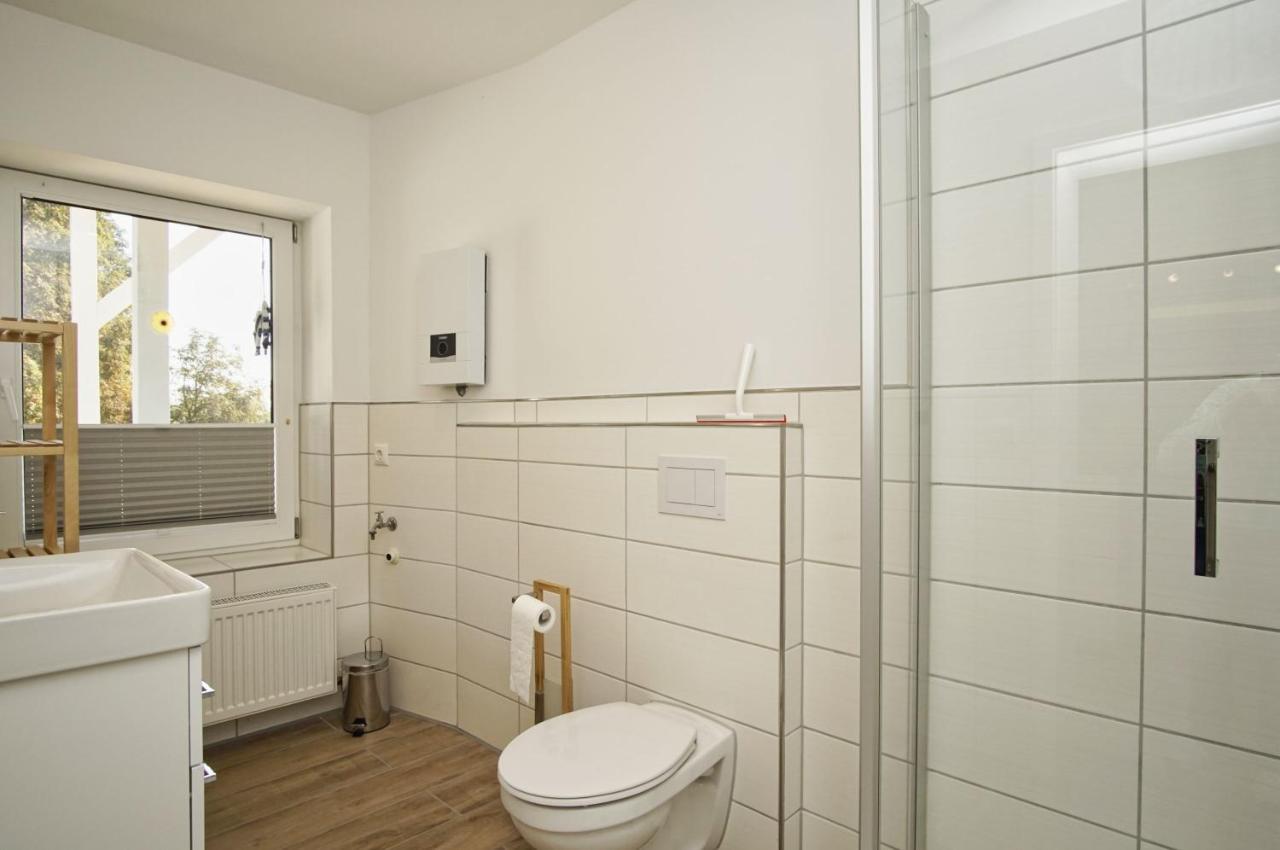 Ruhig Und Idyllische Lage, Strandnah, Gratis Nutzung Vom Ahoi Erlebnisbad Und Sauna In Sellin - Gutshaus Silvitz Fewo 02 Apartment Bergen Auf Rugen Exterior photo